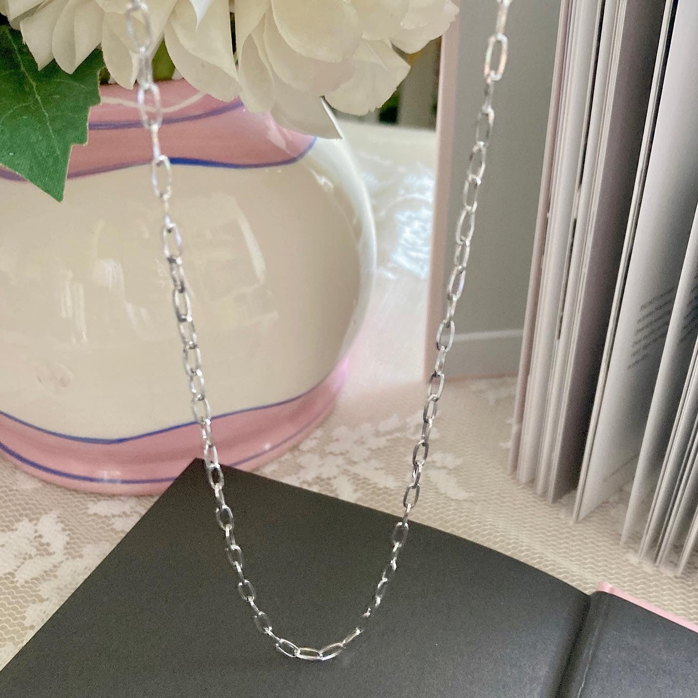 Clareta 0.5 cm paper clip necklace